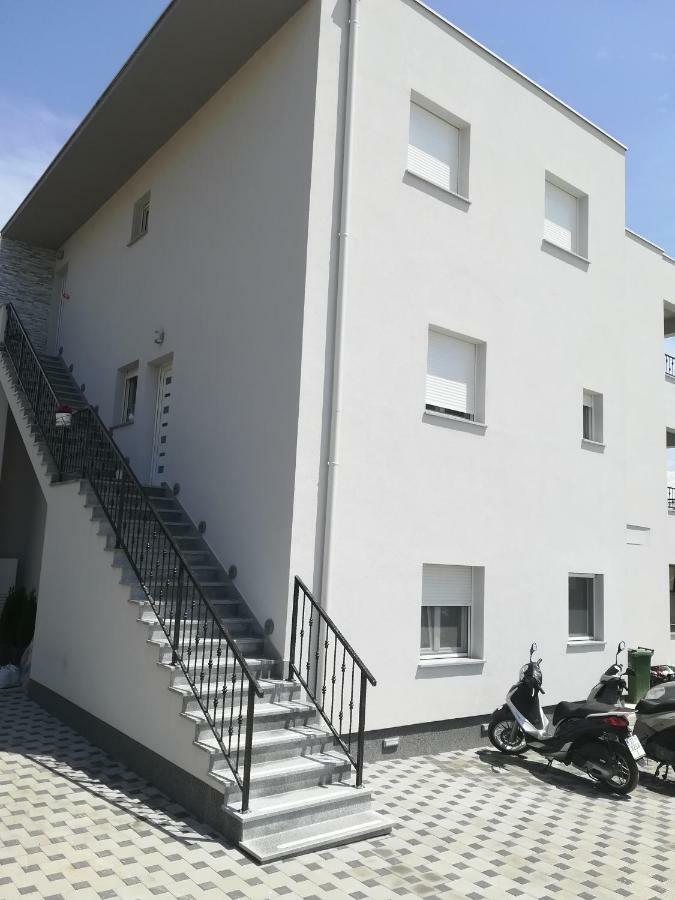 Villa Apartments Aa 1 Trogir Exterior photo